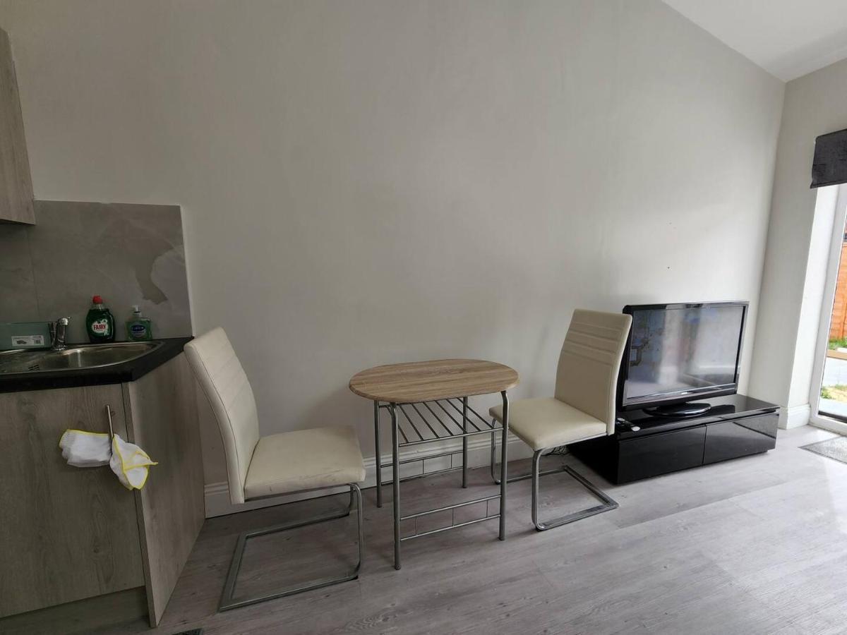 Ilford Town Centre Studio מראה חיצוני תמונה